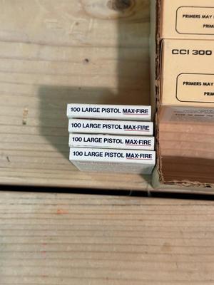 LARGE PISTOL PRIMERS