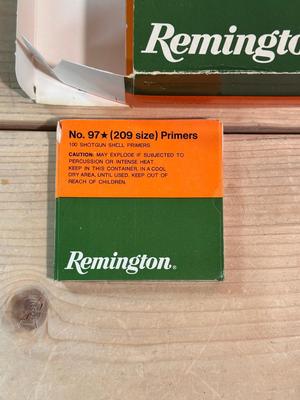 LARGE PISTOL AND SHOTGUN SHELL PRIMERS