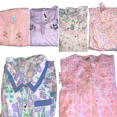 Lot of Women's Lightweight Housecoats - Snap and Zip - M/L