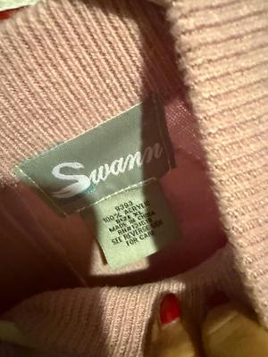 2 sweaters & floral top