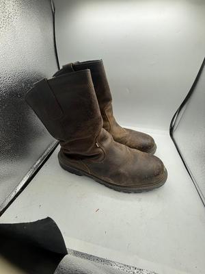 Boot- size 14