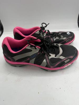 Tennis shoes size 9.5