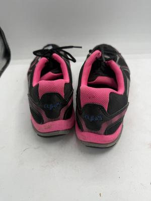 Tennis shoes size 9.5