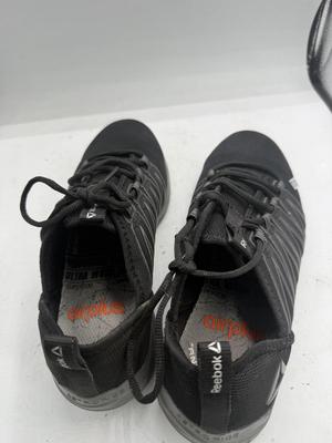 Tennis shoes size 7.5