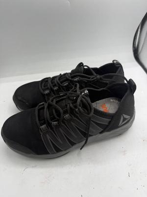 Tennis shoes size 7.5