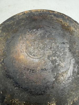 Cast iron skillet