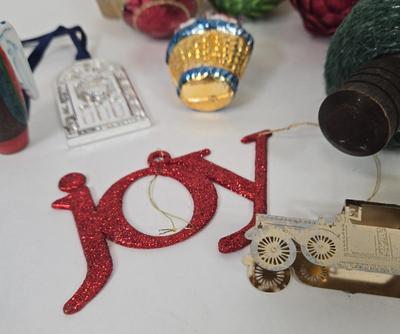 LOT 14: Vintage Christmas Decorations and Ornaments