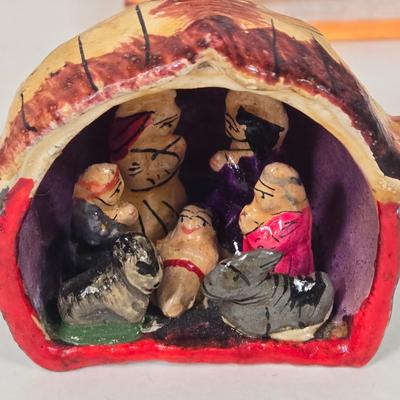 LOT 14: Vintage Christmas Decorations and Ornaments