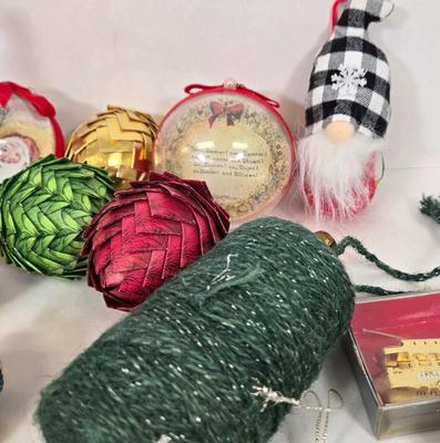 LOT 14: Vintage Christmas Decorations and Ornaments