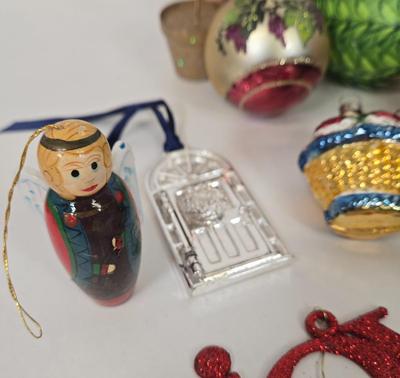 LOT 14: Vintage Christmas Decorations and Ornaments