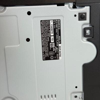 LOT 44: Sony 4K UHD Blu Ray Player Model BPD-S6700 w/ Star Wars: A New Hope Blu-Ray & Tom Hanks DVD