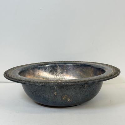 LOT 63: Wedgwood Arris Desk Clock w/ Box, FB Rogers Pieces, Turtle Dish & More