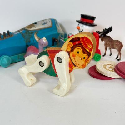 LOT 68: Vintage Kiddie Products Inc. Poly Santas, Paperboard Father Christmas Wall Decor, Painting, Toys