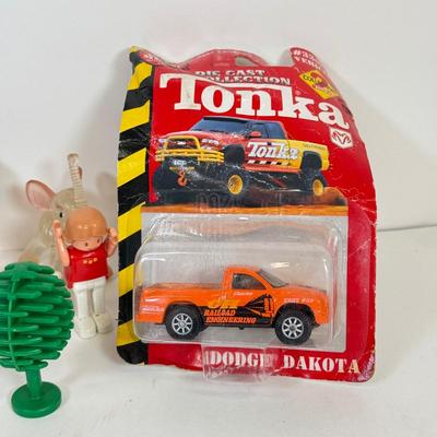 LOT 68: Vintage Kiddie Products Inc. Poly Santas, Paperboard Father Christmas Wall Decor, Painting, Toys