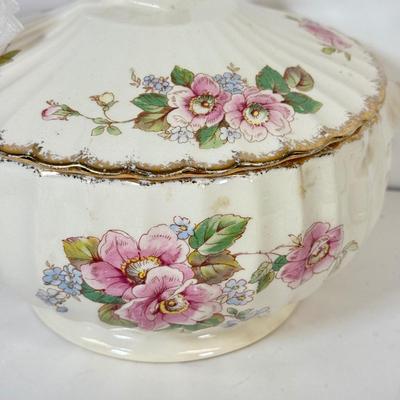 LOT 70: Vintage Porcelain Collection: Limoges, Lenox, Delfts, Japan & More