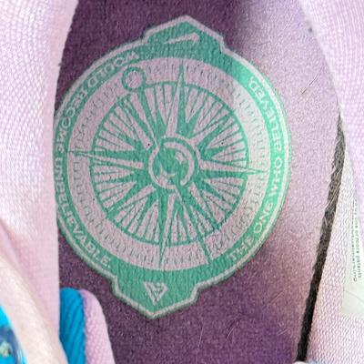 LOT 72: Nike Sneakers around size 9