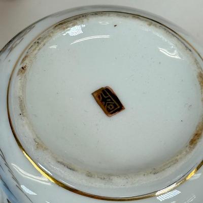 LOT 73: Japanese Porcelain: Tea Sets & More