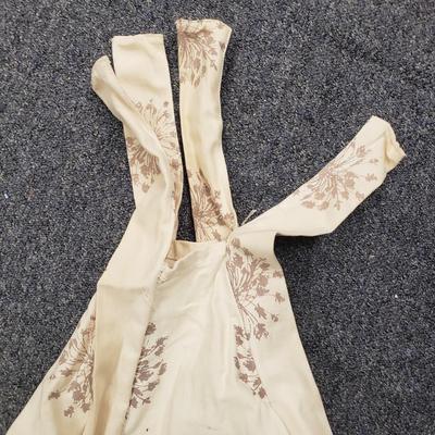 LOT 83: Restoration Hardware Baby & Child Cotton Canvas Teepee Tent