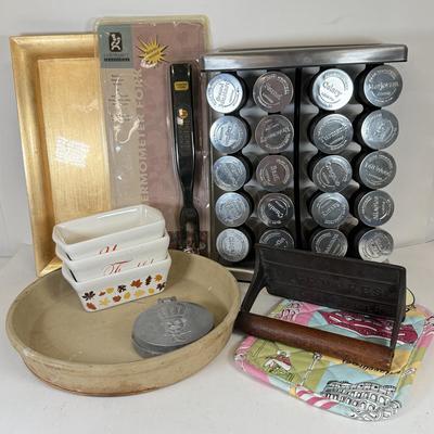 LOT 106: Olde Thompson Stainless Steel Spice Rack, Bacon & Burger Presses, Meat Thermometer Fork & More