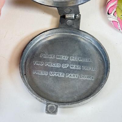 LOT 106: Olde Thompson Stainless Steel Spice Rack, Bacon & Burger Presses, Meat Thermometer Fork & More