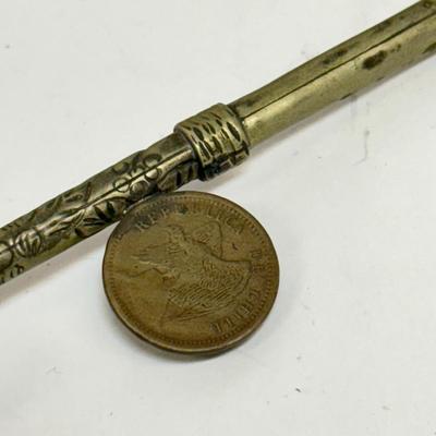 LOT 109: Wool Alpaca, Chilean Gourd Tea Cup w/ Filtered Straw, Corno Gobbo Ornament & More