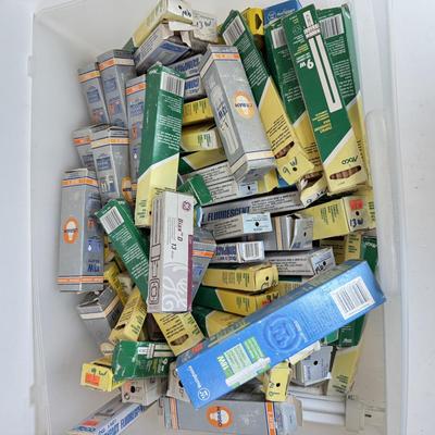 LOT 120: Collection of Small Flourescent Light Bulbs