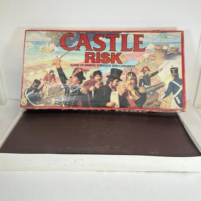 LOT 122: Vintage Games: Feudal, Dominoes, Castle Risk & More