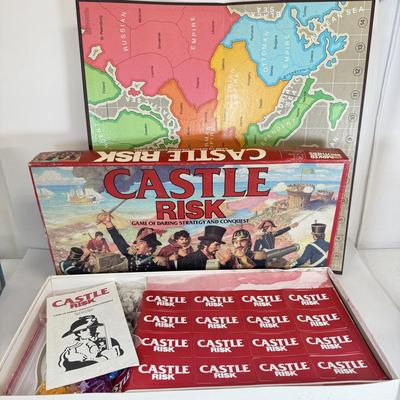 LOT 122: Vintage Games: Feudal, Dominoes, Castle Risk & More