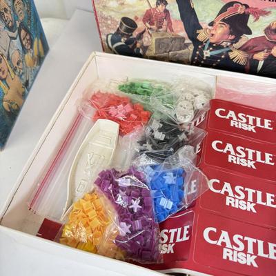 LOT 122: Vintage Games: Feudal, Dominoes, Castle Risk & More