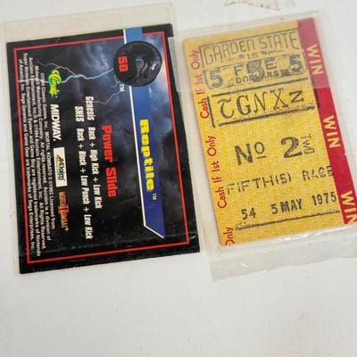 LOT 129: Assorted Baseball, Football & Basketball Trading Cards