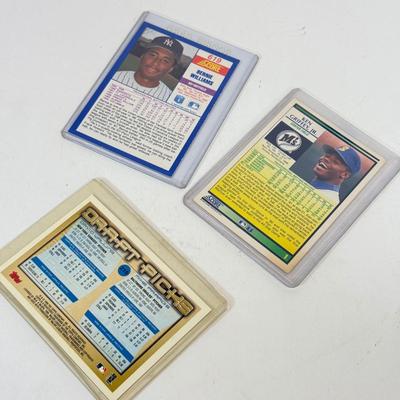 LOT 129: Assorted Baseball, Football & Basketball Trading Cards