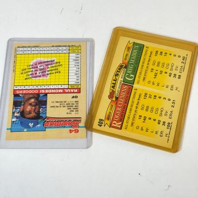 LOT 129: Assorted Baseball, Football & Basketball Trading Cards