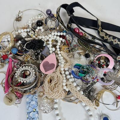 LOT 134: Jewelry Craft / Repair Lot