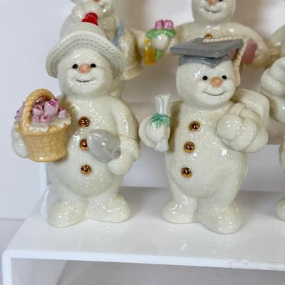 LOT 135: 12 Lenox Months of the Year Snowmen Figurines