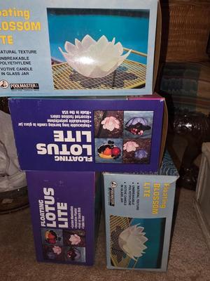5 boxes of Lotus lites for pool