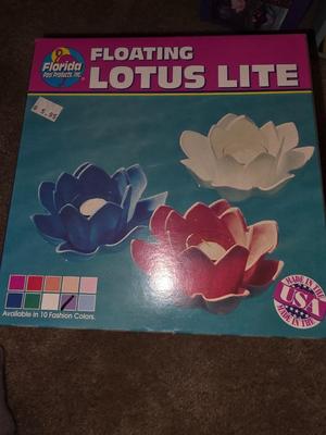 5 boxes of Lotus lites for pool