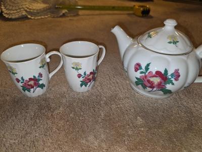 Laura Ashley Tea Pot and mug set