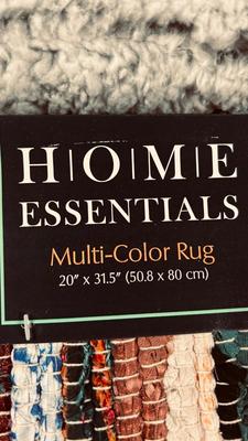 NEW LEAL CHUM DOG CAR SEAT, TOP PAW SLEEPING MAT, NEW RETRACTABLE LEASH AND MORE