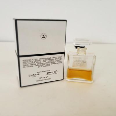 LOT 153: Gucci Guilty 1.6 oz(Full), Robert Piguet Fracas .25 oz(Full), Chanel No 5 .25 oz(Half Full)