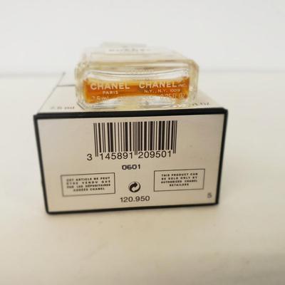 LOT 153: Gucci Guilty 1.6 oz(Full), Robert Piguet Fracas .25 oz(Full), Chanel No 5 .25 oz(Half Full)