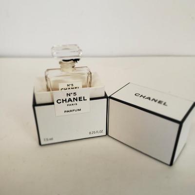 LOT 153: Gucci Guilty 1.6 oz(Full), Robert Piguet Fracas .25 oz(Full), Chanel No 5 .25 oz(Half Full)