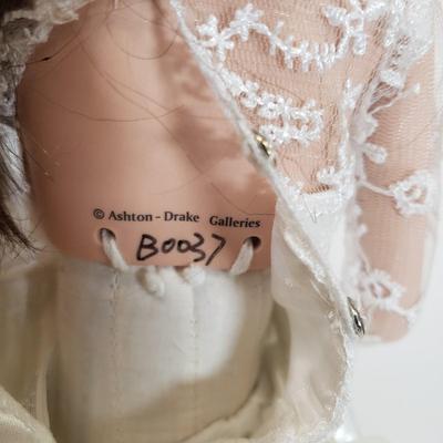 LOT 156: Ashton Drake Galleries Prince William & Kate Middleton Collector Dolls