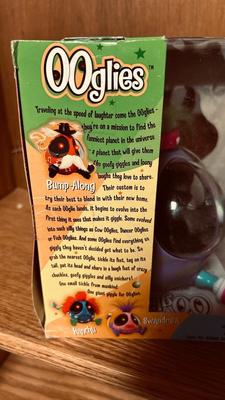 OOGLIES MARATHON INTERACTIVE TOY AND DANCING FLOWERS