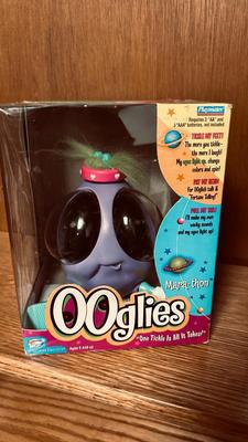 OOGLIES MARATHON INTERACTIVE TOY AND DANCING FLOWERS