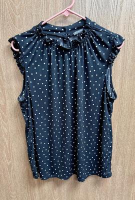 Sale Photo Thumbnail #572: In very good condition. Size Large