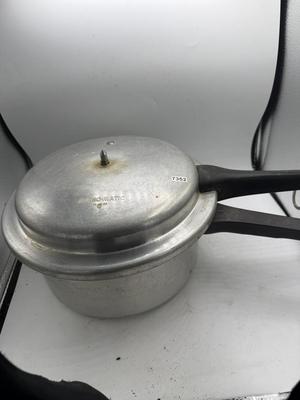 Pressure cooker