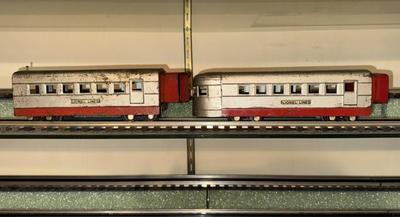 Lionel O Gauge 3 Prewar Red Silver Articulated Streamliner Cars