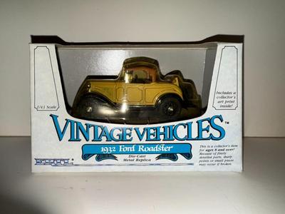 Die-Cast Metal Ertl Vintage Vehicle Ford Roadster