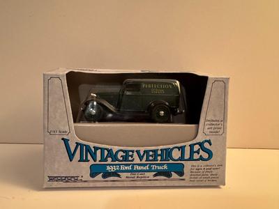 Die-Cast Metal Ertl Vintage Vehicle Ford Panel Truck