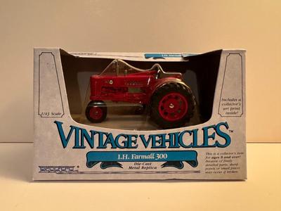 Die-Cast Metal Ertl Vintage Vehicle I H Farmall 300